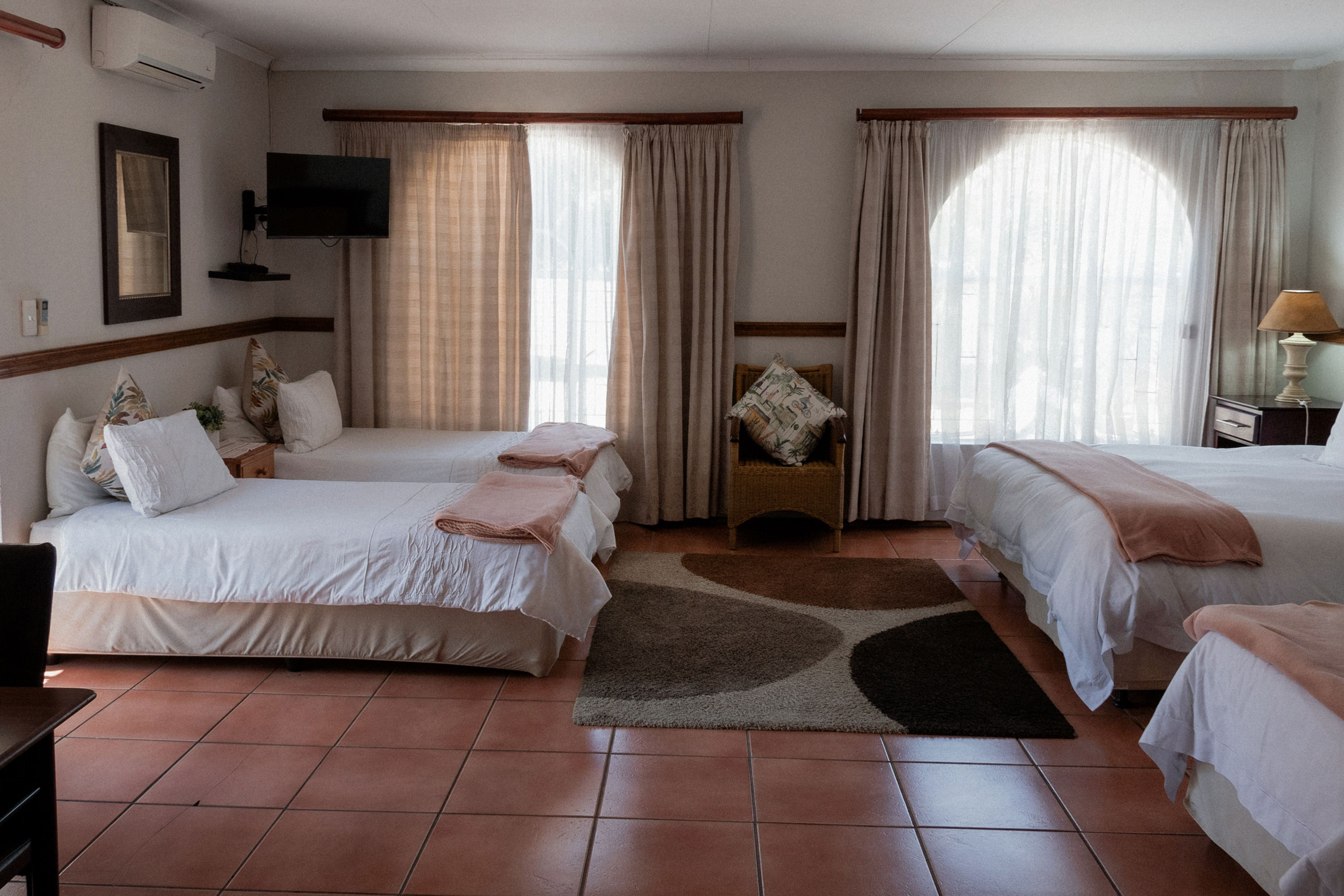 Family Room 1 at Park Living Guesthouse — photo 3
