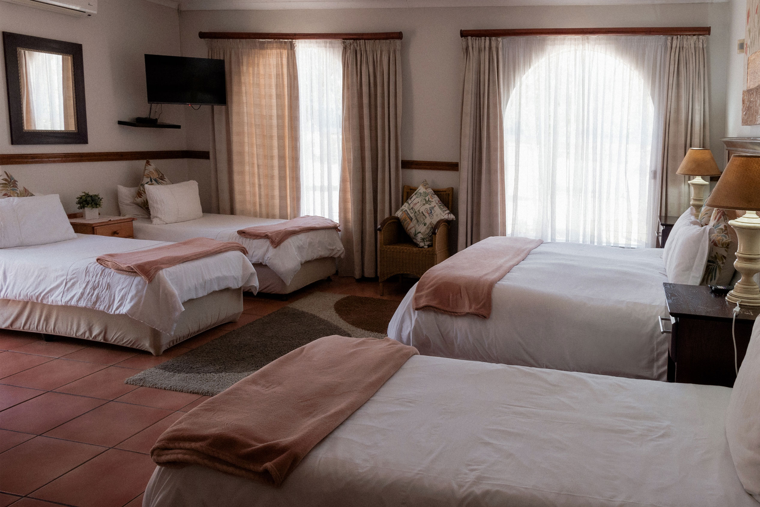 Family Room 1 at Park Living Guesthouse — photo 4