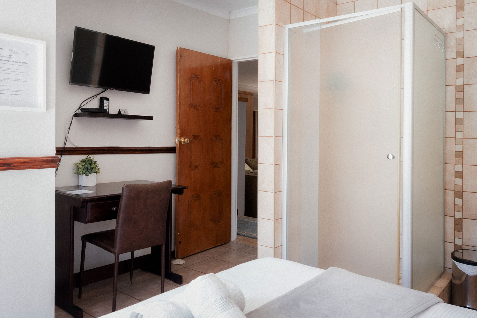Room 4 at Park Living Guesthouse — photo 5