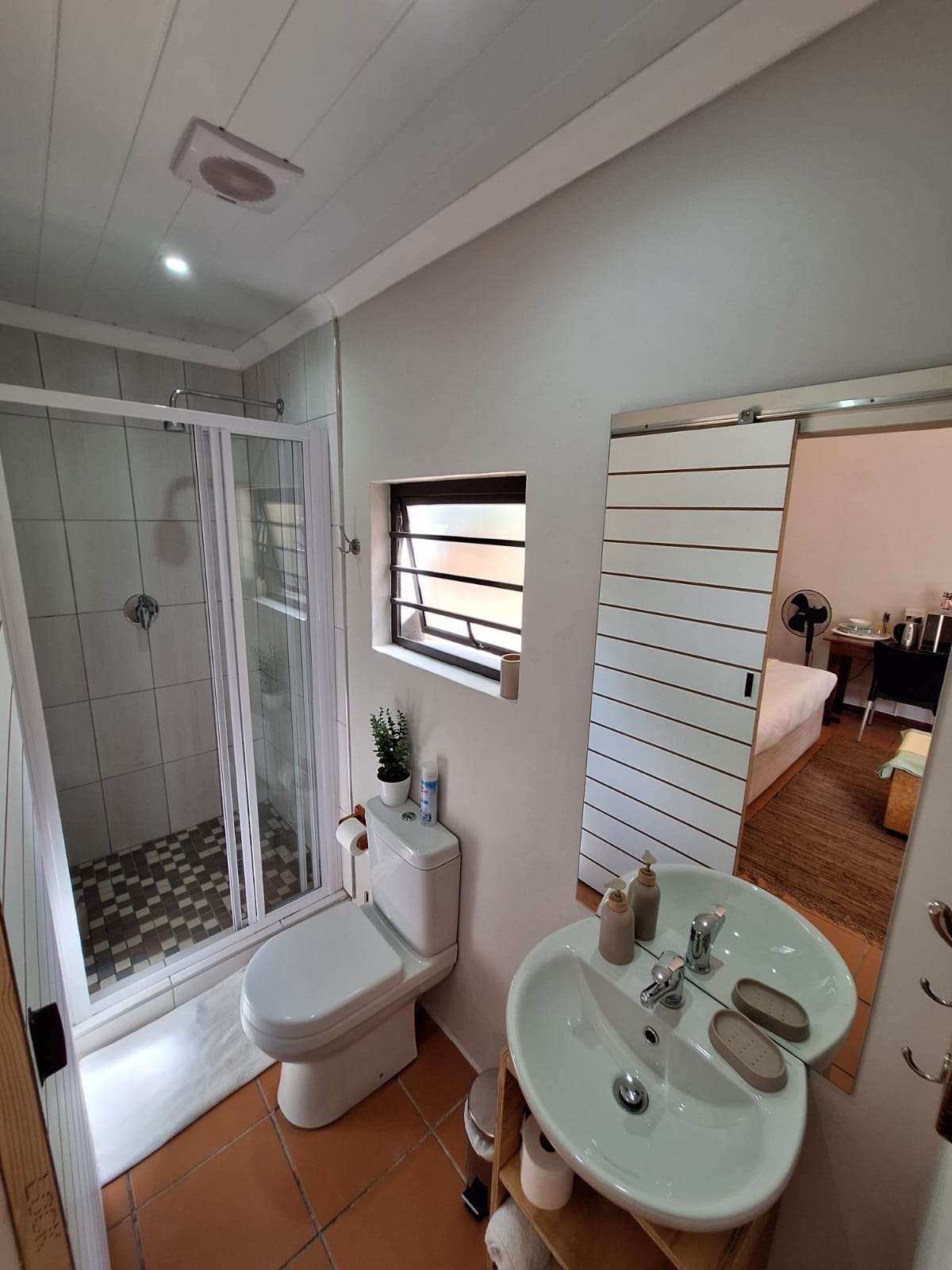 Family Room 6 at Park Living Guesthouse — photo 3