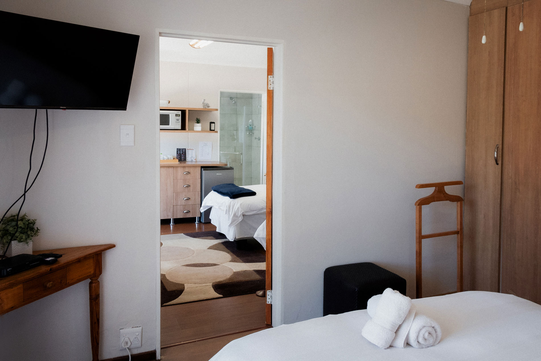 Room 7 — 2-Bedroom Apartment at Park Living Guesthouse — photo 3
